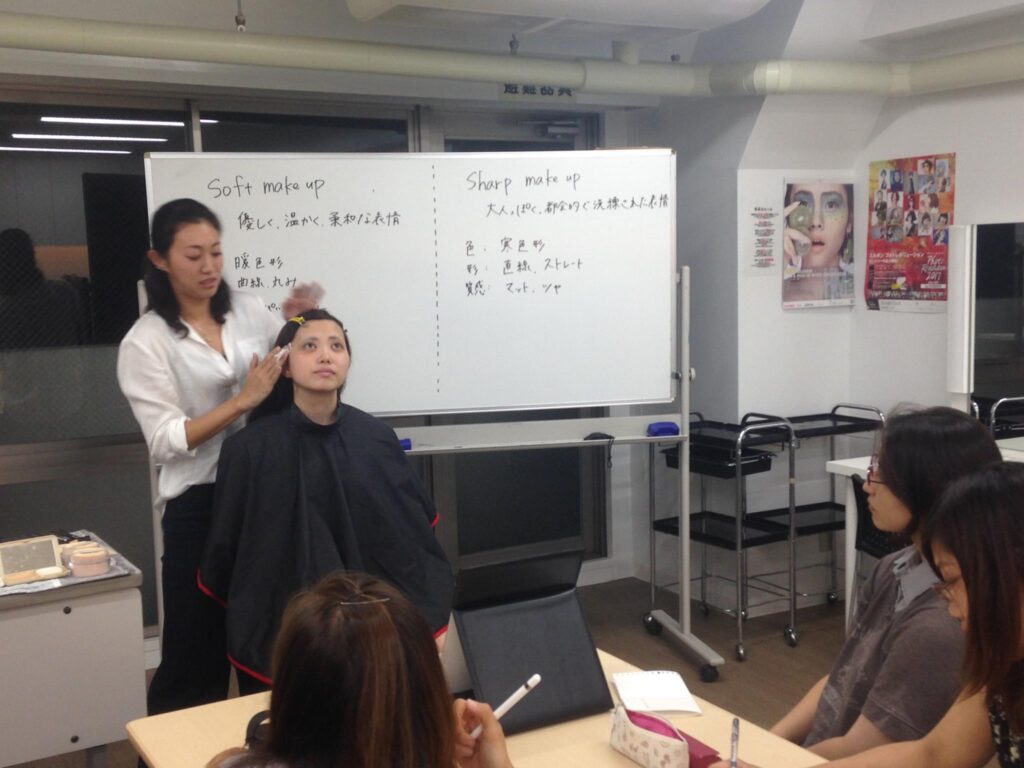 アスリートのセカンドキャリアと新たな価値創造〜元日本代表・荒井美帆氏と創る「スポーツ×メイクアップ」の異業種コラボレーション〜